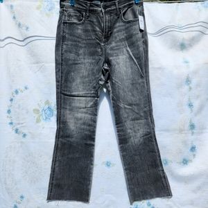 NWT Old Navy Mid-Rise Ankle Flare Jeans